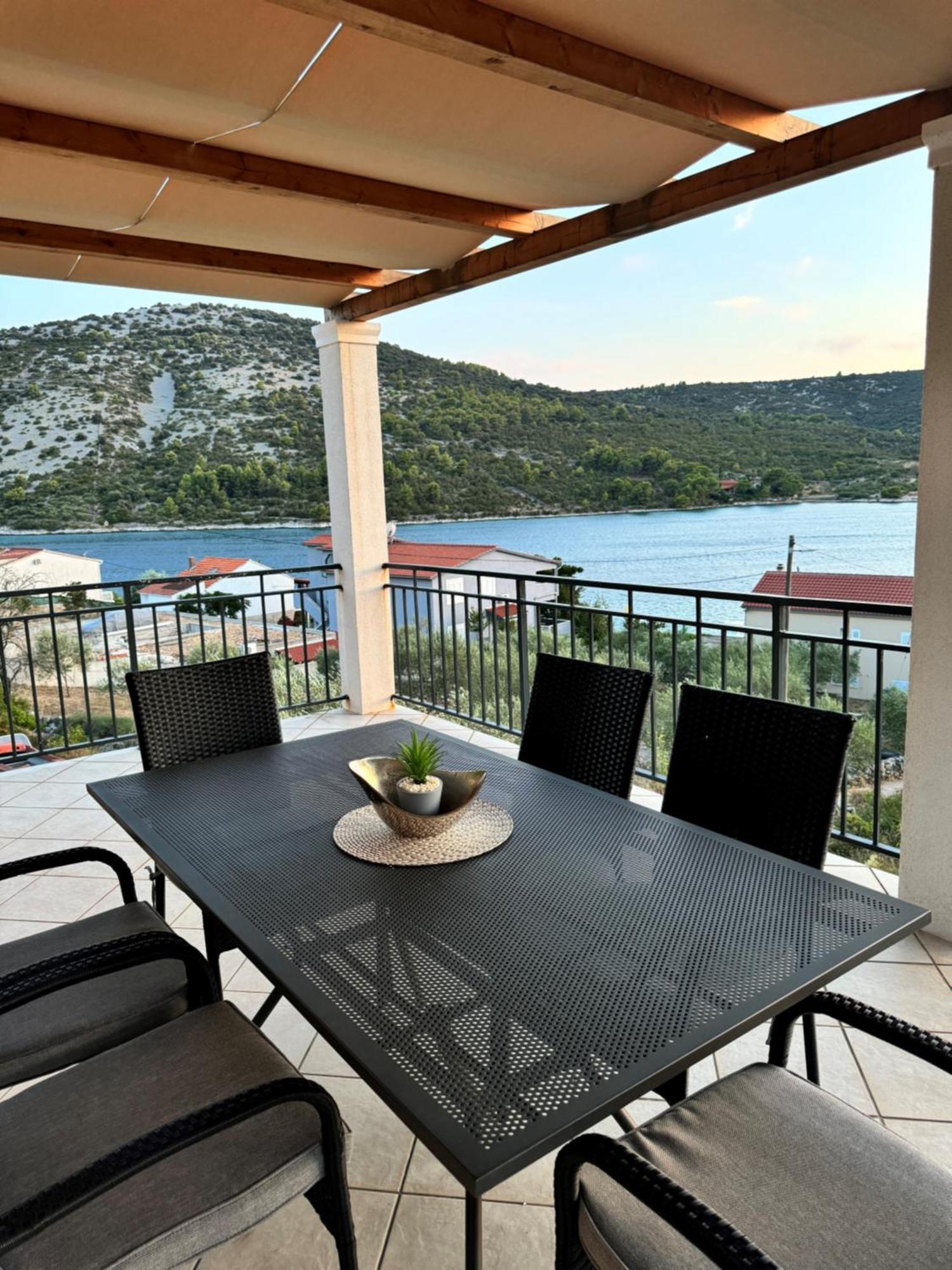 Apartman Vitanov Vinišće Exterior foto